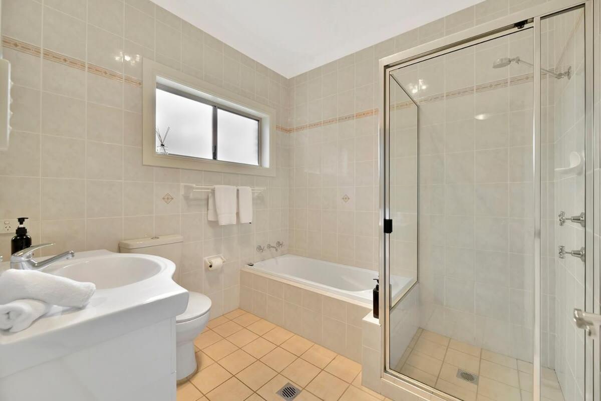 Spacious 2 Bed, 2 Bath Villa, Cbd Location * Orange