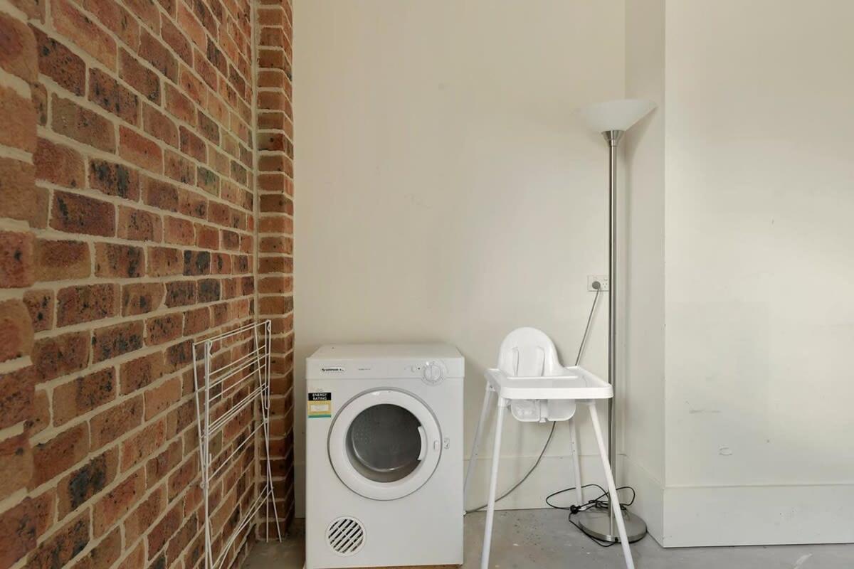 Spacious 2 Bed, 2 Bath Villa, Cbd Location *