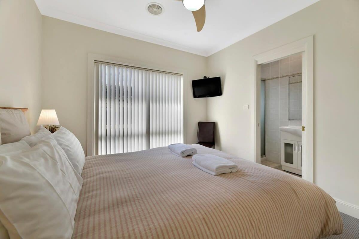 Villa Spacious 2 Bed, 2 Bath Villa, Cbd Location *
