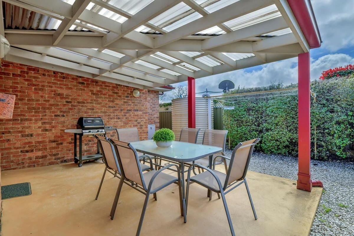 Villa Spacious 2 Bed, 2 Bath Villa, Cbd Location *